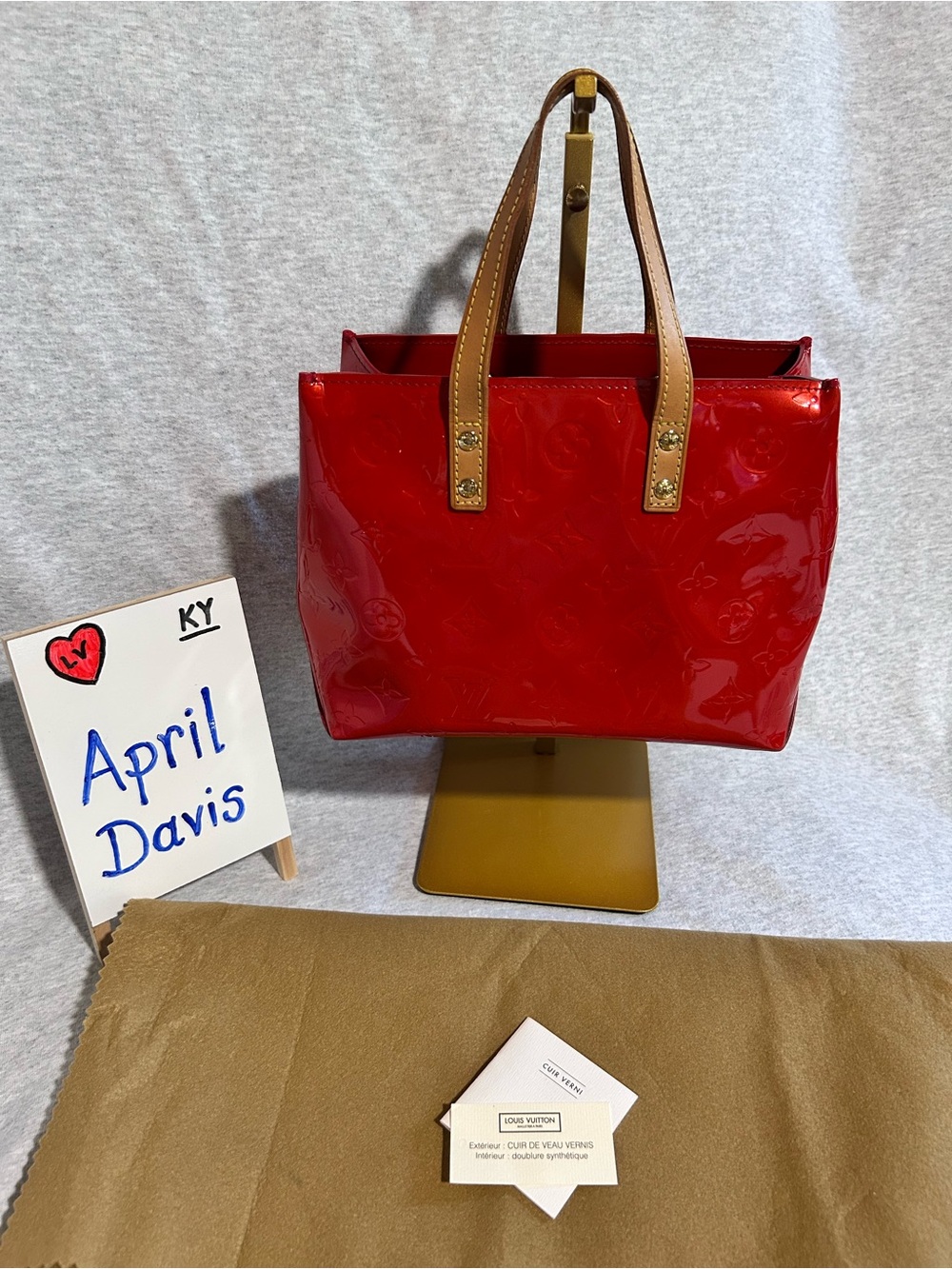 Louis Vuitton Authentic Reade Vernis Patent Leather Tote with Tan Handles